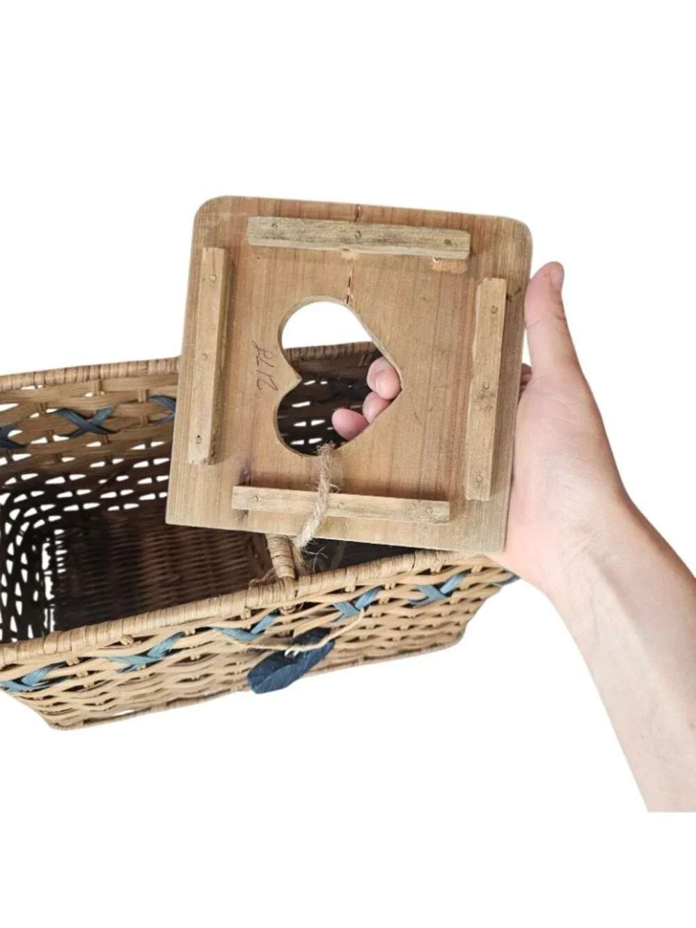 VTG Wicker Organizer Tissue Box Holder Brown Heart Cottagecore 90s Rustic